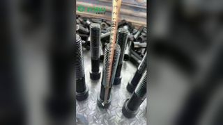 يتم شحن البراغي والجوز والرقائق عالية القوة من TOBO معًا